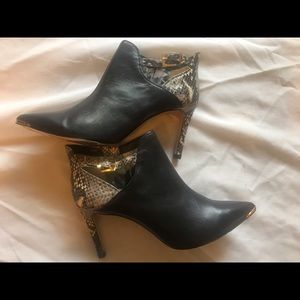 TED BAKER LONDON, high hill booties, 38,5 size .
